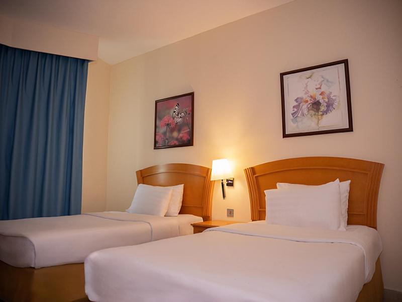 Golden Tulip Sharjah Aparthotel Exterior photo